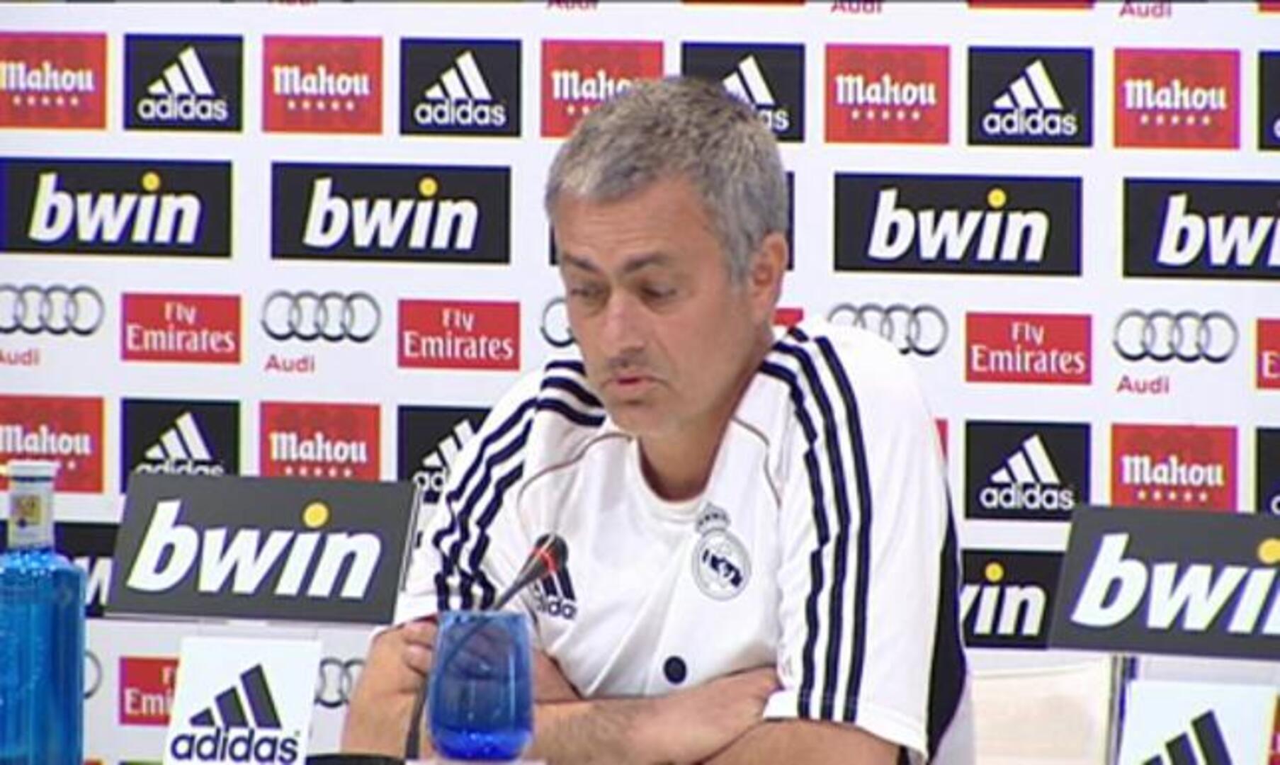 Mourinho: «Al final todos somos iguales con los árbitros»