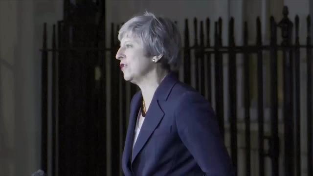 May defiende un pacto con la oposición como vía para el Brexit