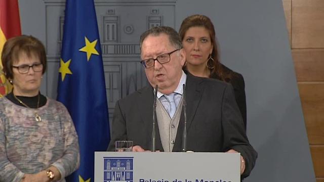 Rajoy y Ciospedal recibieron este martes en Moncloa a los fam,iliares de las víctimas del siniestro