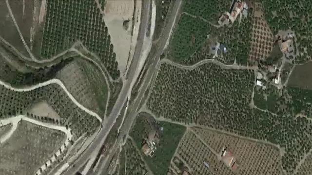 Los vecinos dudan de que la niña Lucía recorriese sola tres kilóemtros junto a las vías del tren