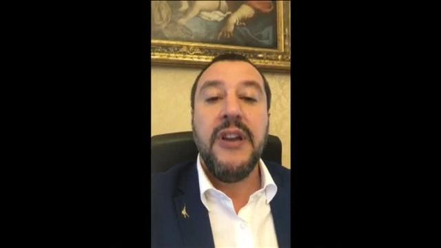 Salvini llama &quot;carne humana&quot; a los inmigrantes rescatados por una ONG alemana