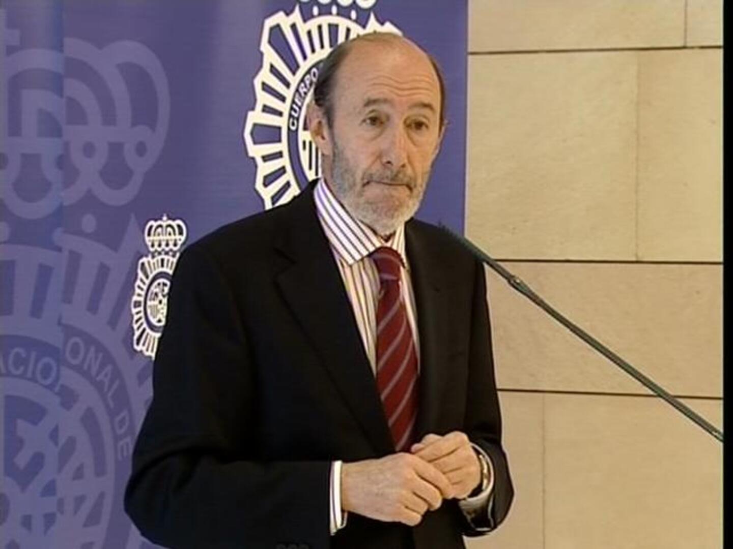 Rubalcaba afirma que la etarra detenida hoy en Francia llevaba una pistola