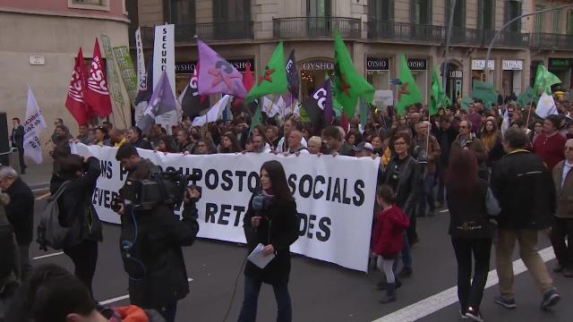 Protesta masiva contra los recortes en Cataluña