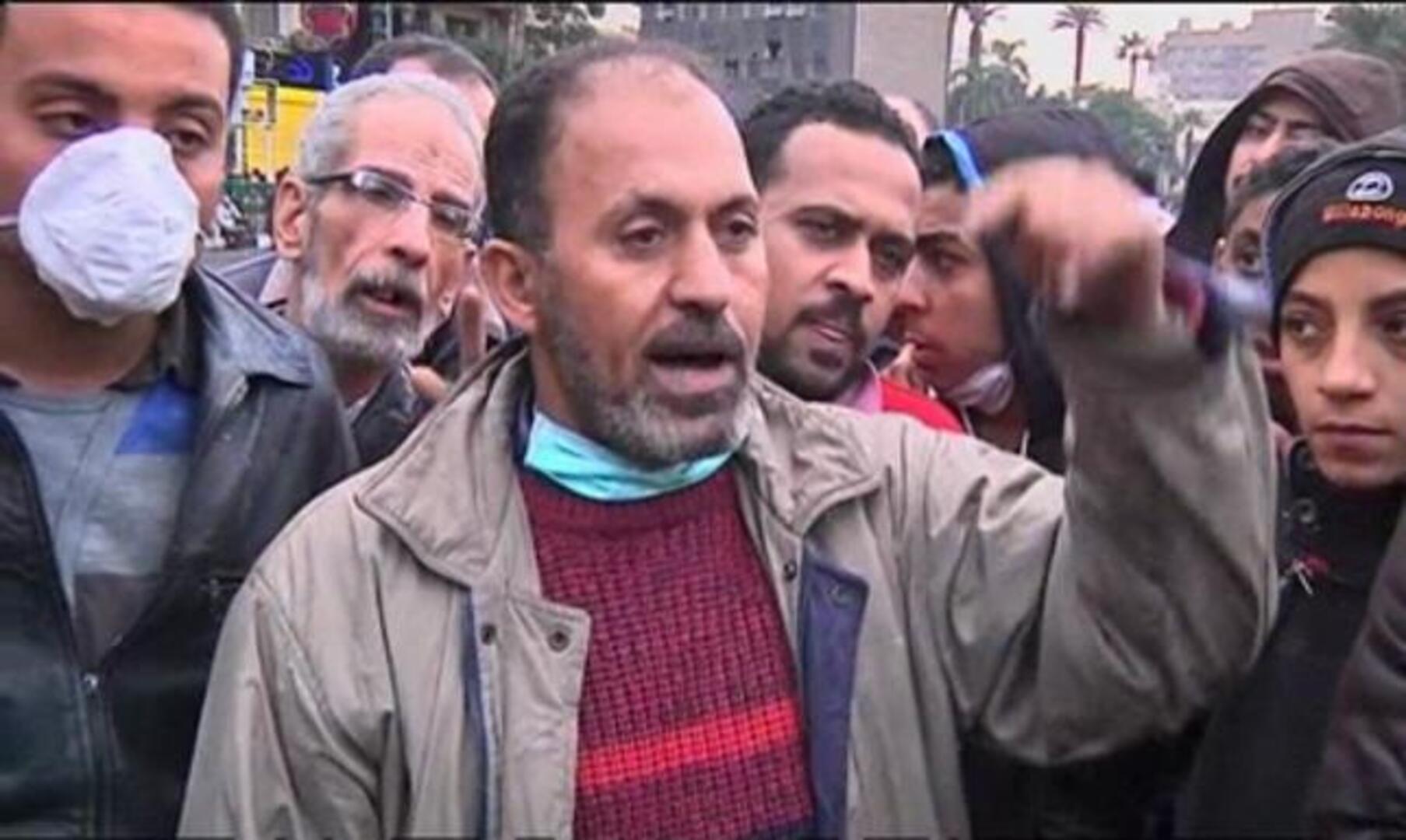 Dos muertos en el tercer día de protestas en El Cairo