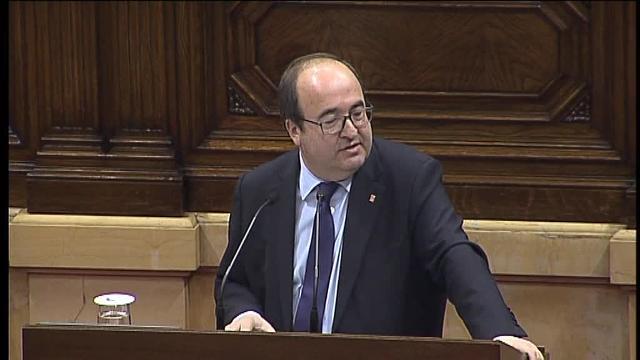 Iceta pide &quot;volver ya a la política&quot;