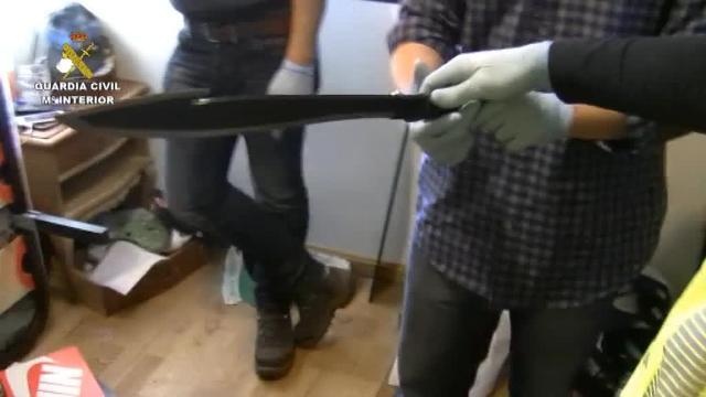 Dos heridos graves por machete en una pelea entre bandas latinas