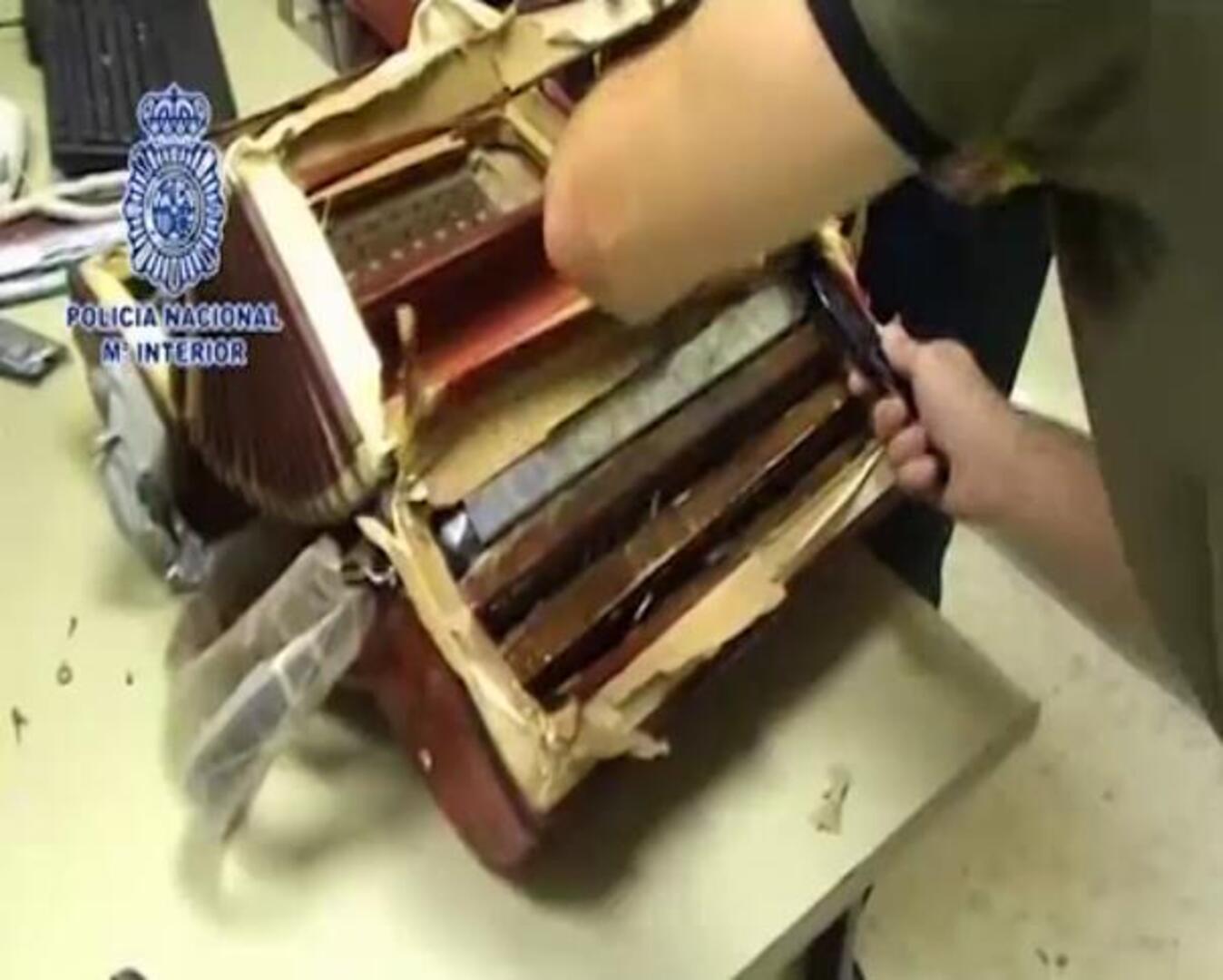 Cae una red de narcos que ocultaban cocaína en juguetes, recetas y hasta en un acordeón