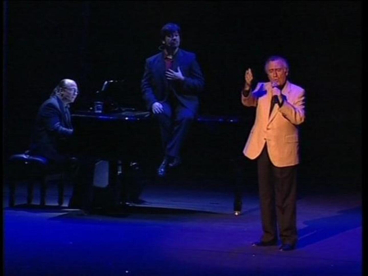 Roban en casa de Manolo Escobar mientras su familia dormía