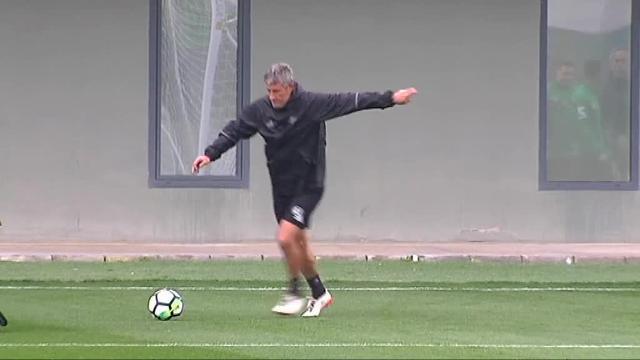 El Betis prepara el partido contra el Espanyol sin Joaquín y Adán