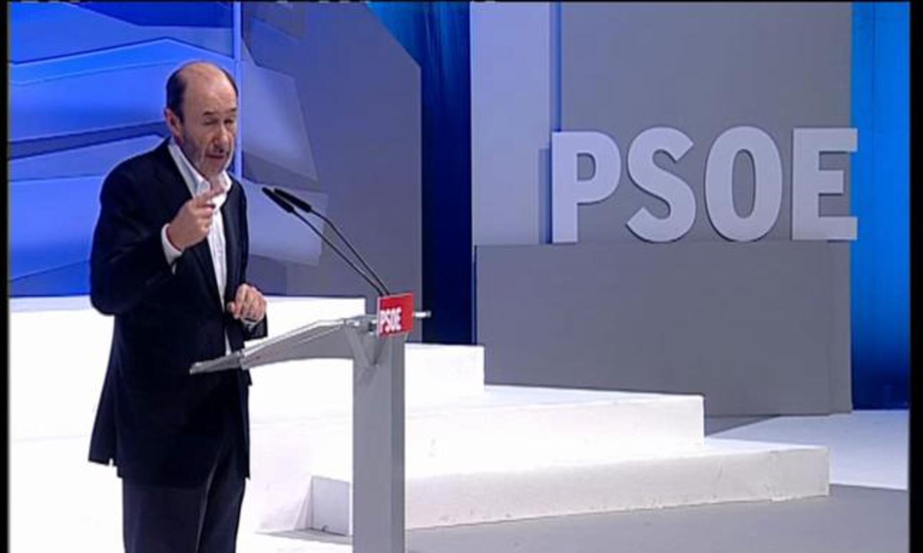 El PSOE se compromete a «no subir los impuestos a los asalariados»