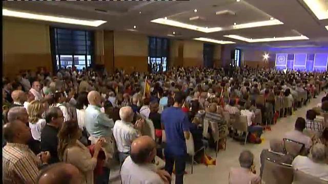 Casado lamenta que Iglesias, el &quot;gran fichaje&quot; de Sánchez, &quot;mande sobre la economía española&quot;