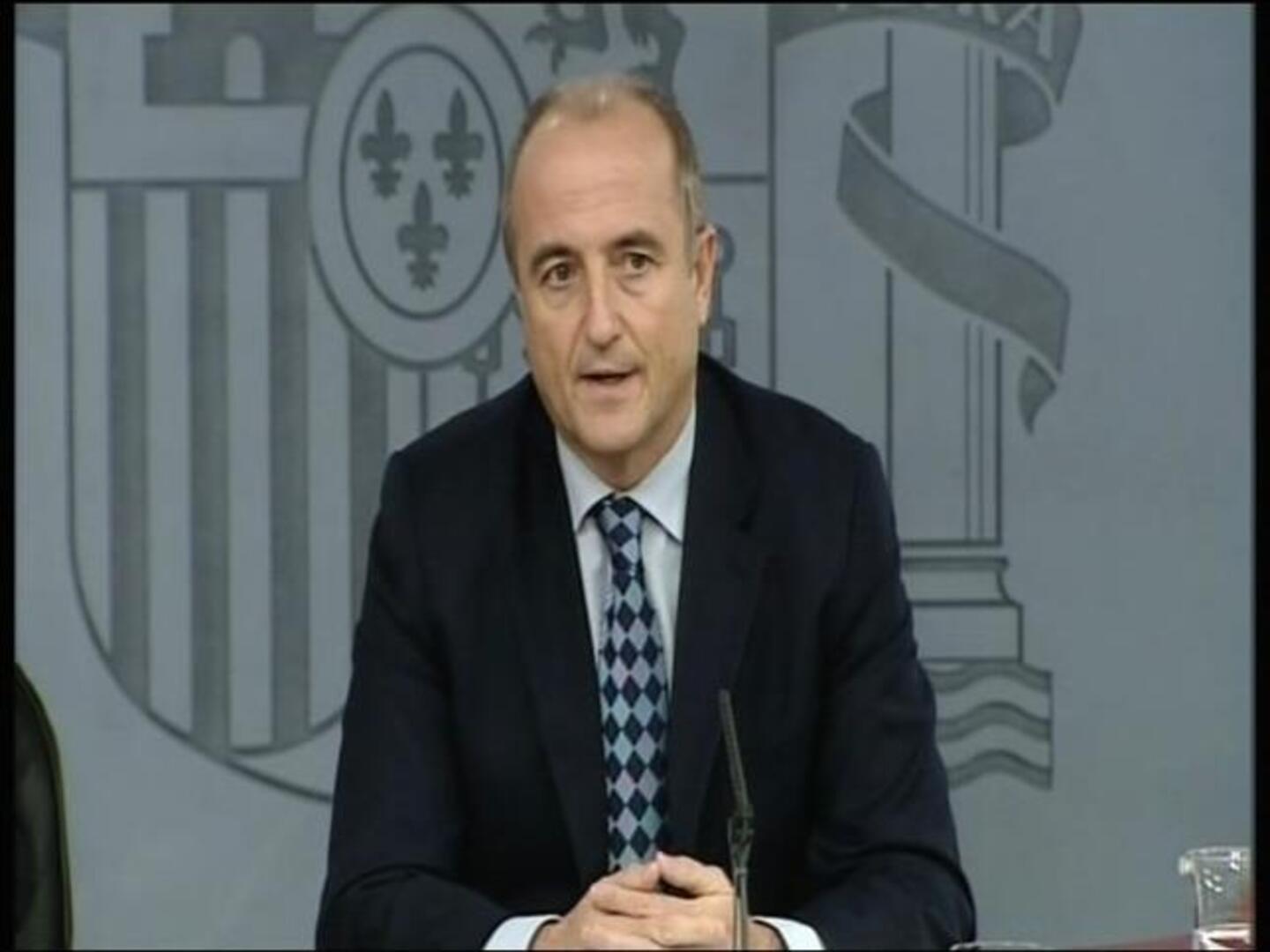 Un decreto reduce la subida de la luz en enero e impone un peaje a las eléctricas