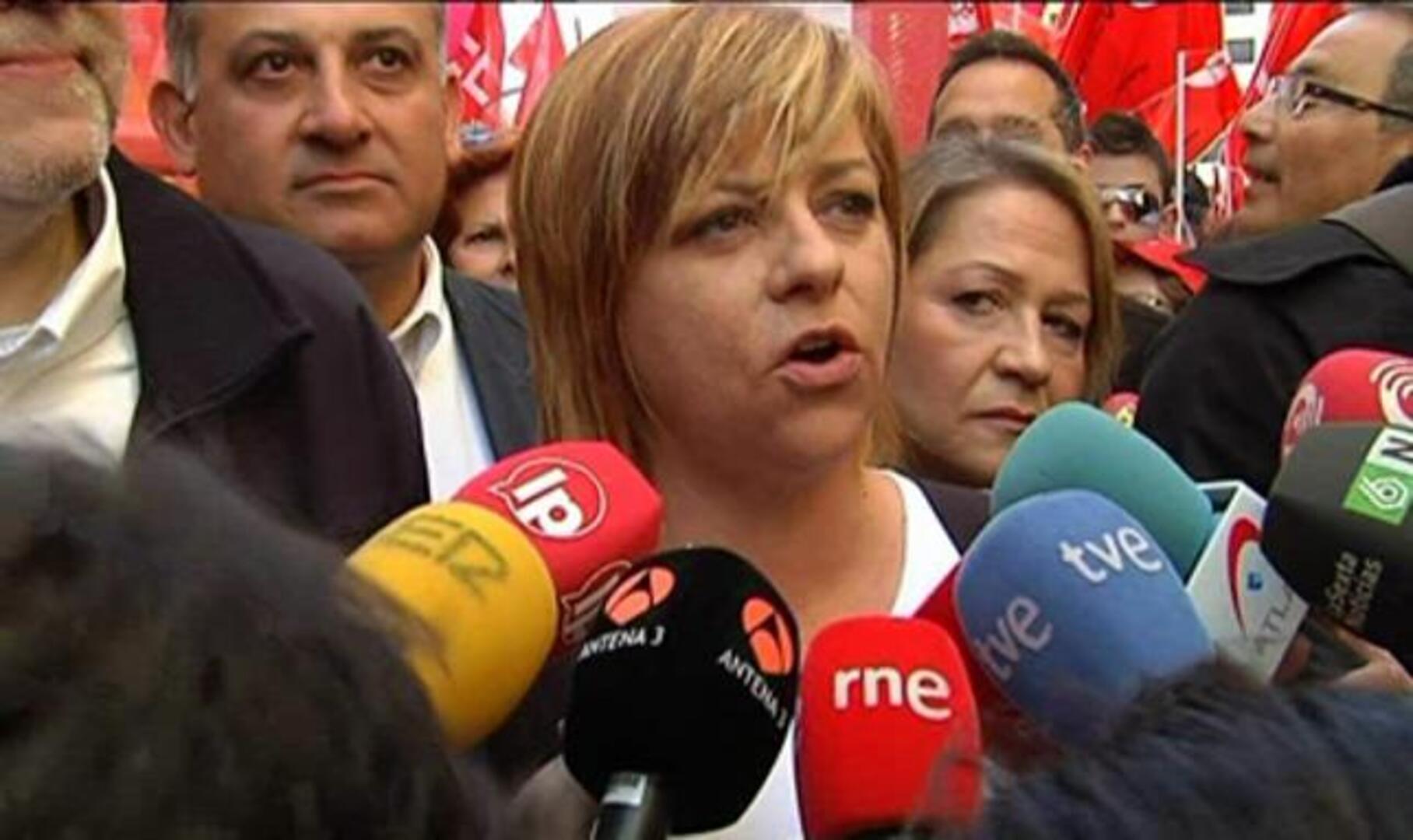 Los arietes del PSOE se reconcilian con los sindicatos un año después para agitar la calle