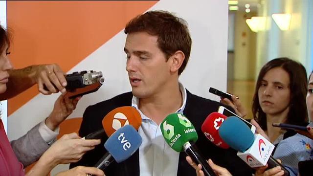 Rivera, sobre la tesis de Sánchez: &quot;Hay una sombra de fraude que acorrala al presidente del Gobierno&quot;