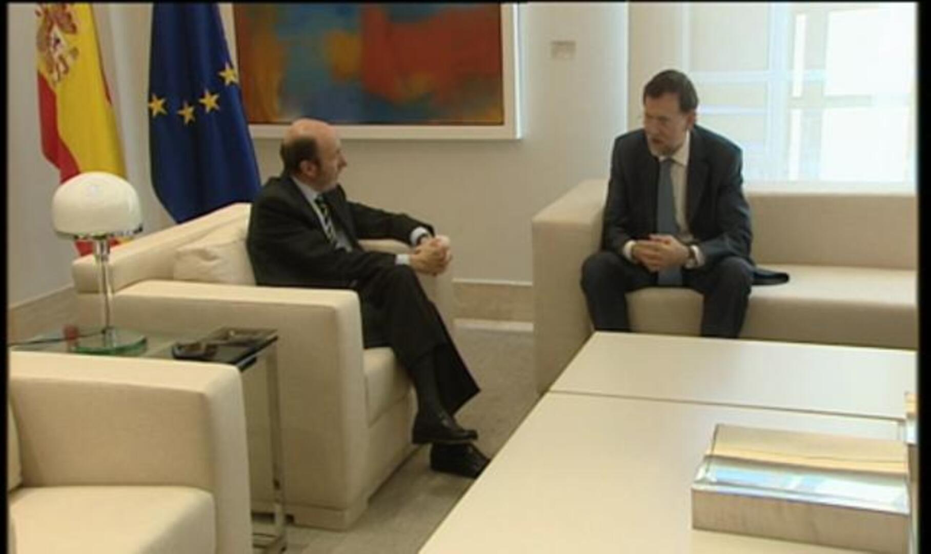 Rajoy y Rubalcaba pactan una única voz en Europa, pero no cierran grandes acuerdos