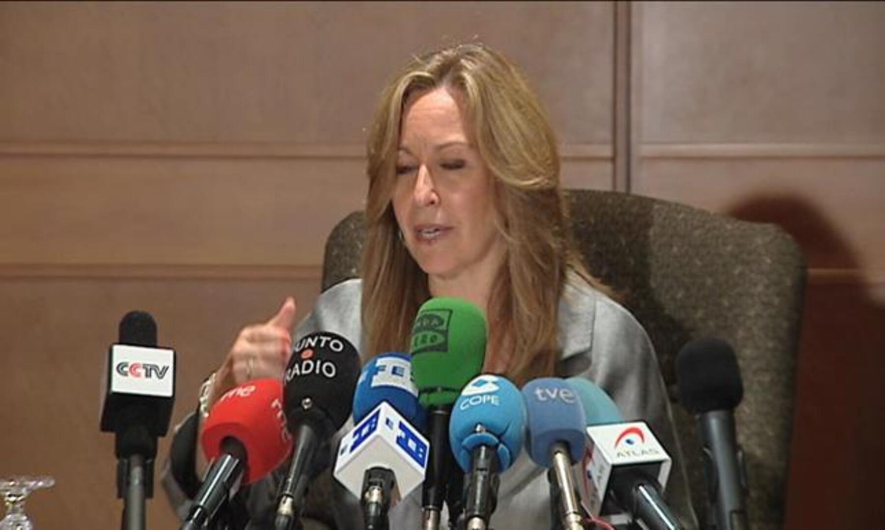 España seguirá sin atacar directamente en Libia