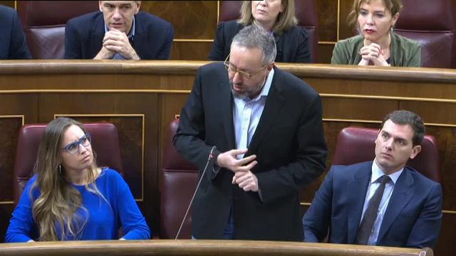 El ministro de Educación, Íñigo Méndez de Vigo, esta manañan en el Pleno del Congreso de los Diputados
