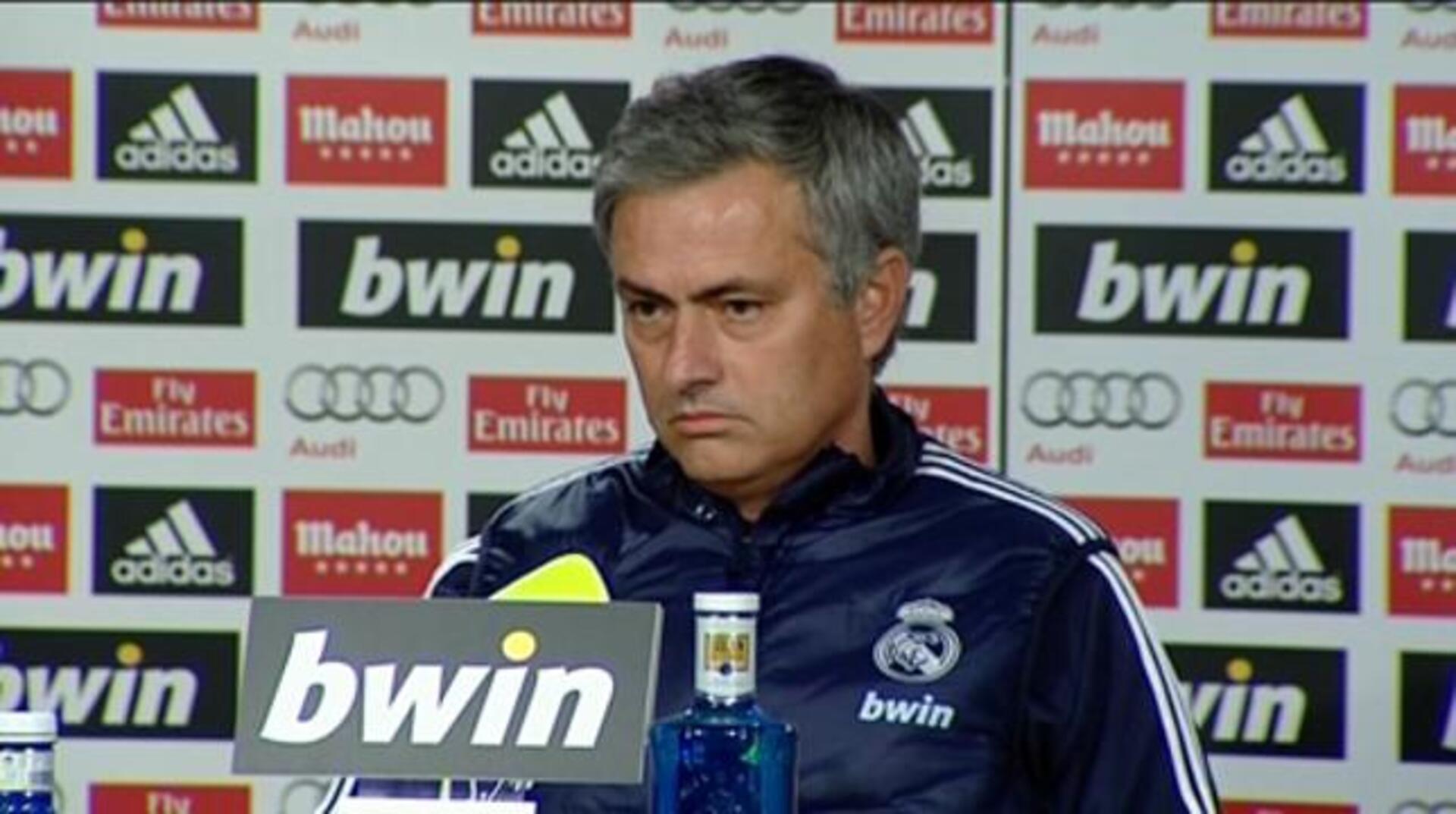 Mourinho: «Saldré solo al campo para que quien quiera me pite»