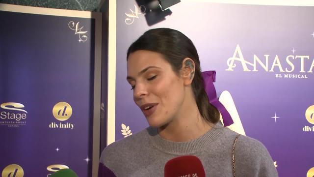 Laura Matamoros nos cuenta su situación familiar en el estreno de Anastasia