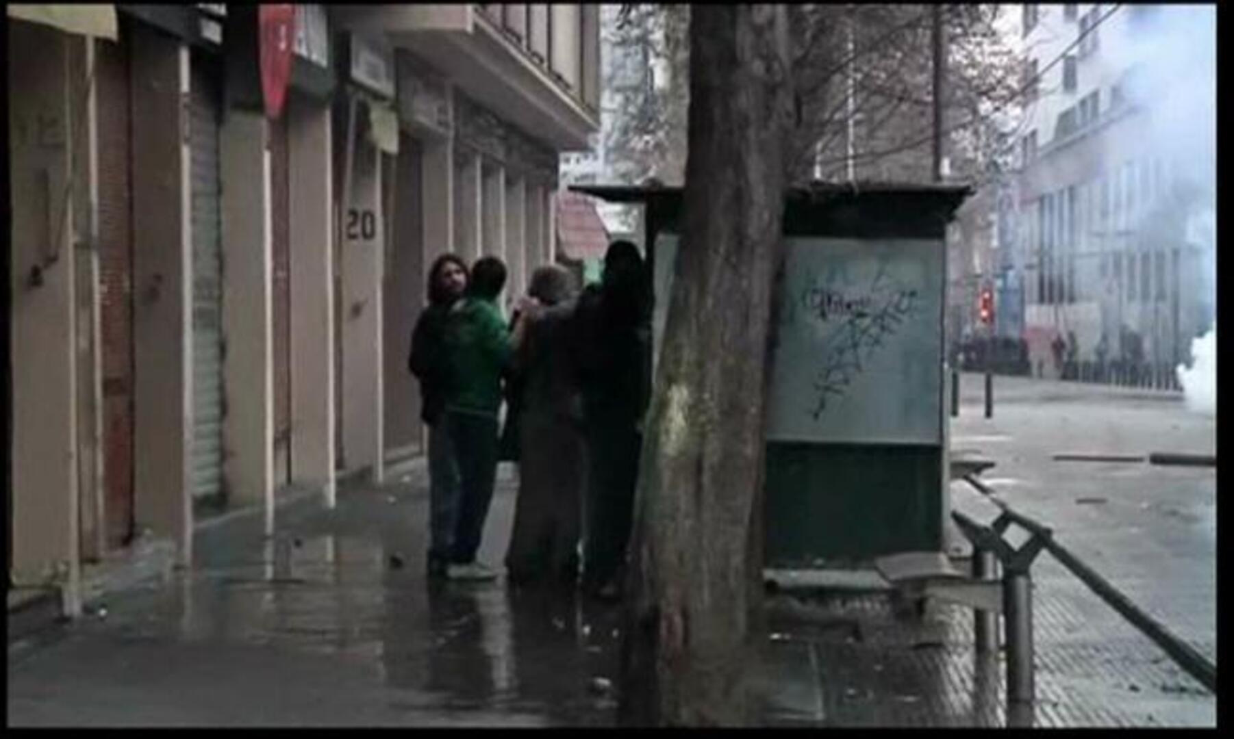 Casi cien mil personas marchan contra Piñera en la segunda jornada de huelga