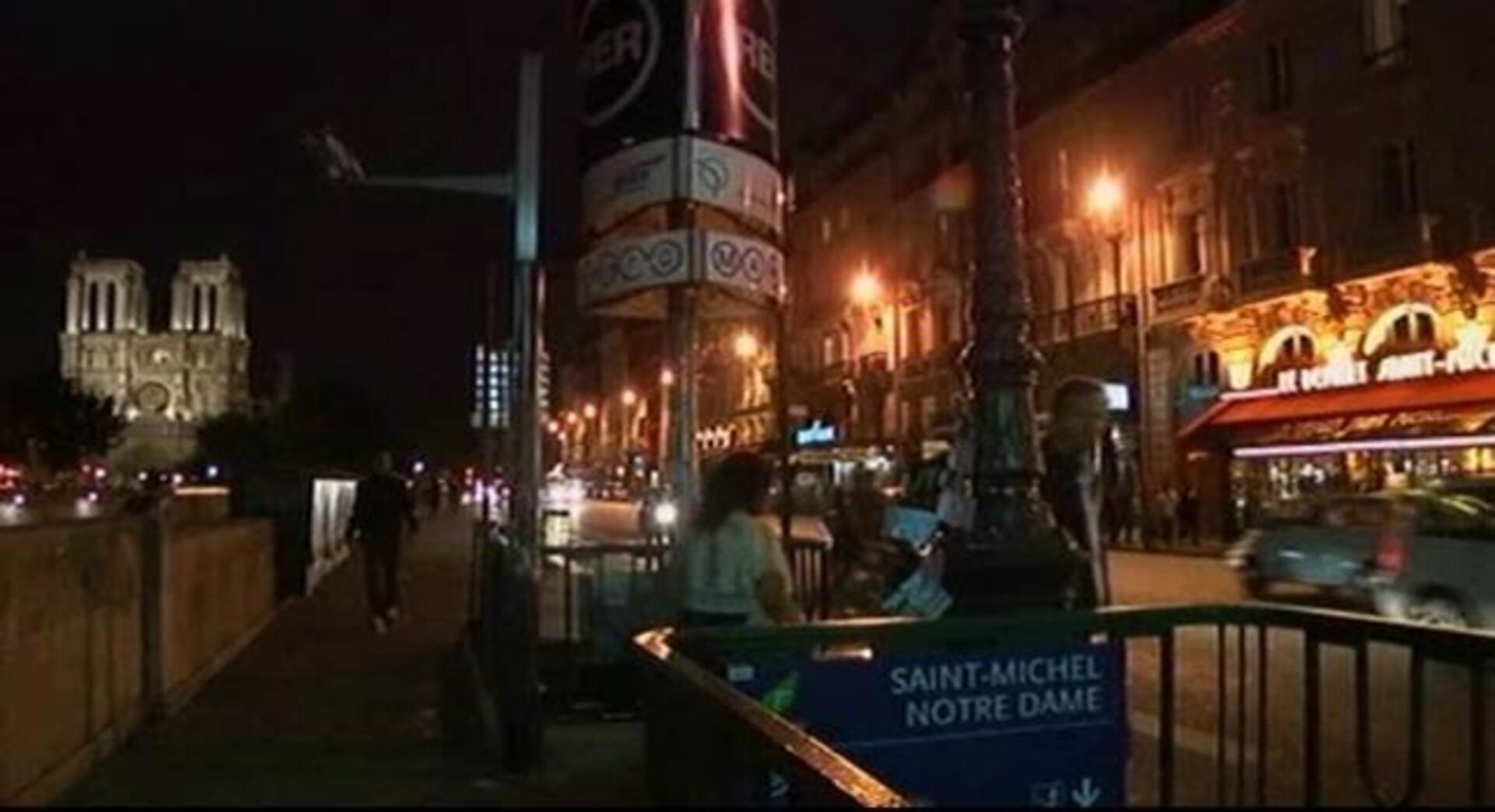 Un aviso de bomba obliga a evacuar a 2.000 personas de la Torre Eiffel y sus alrededores
