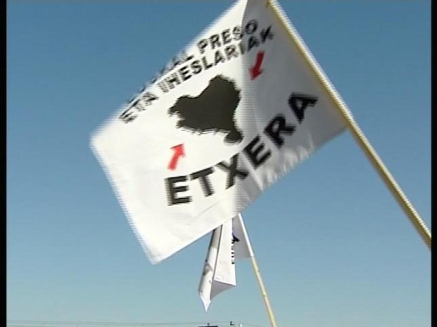 El Gobierno analizará la foto del etarra con una pancarta pidiendo el voto para Bildu