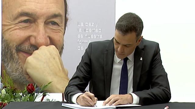 Sánchez a Rubalcaba: &quot;Te debemos mucho, todo... siempre&quot;