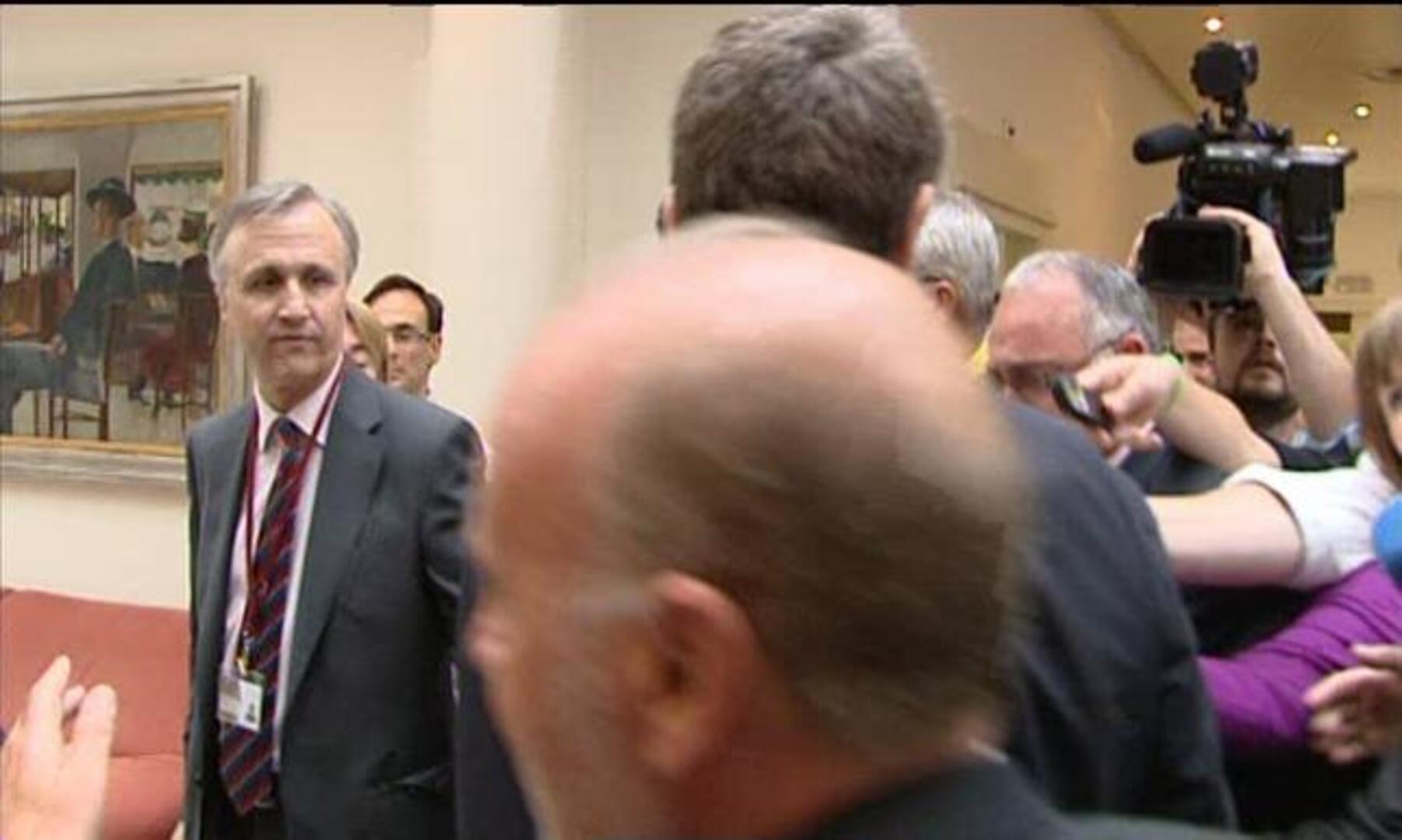 El PP a Zapatero en el Senado: «Reconozca su fracaso y váyase cuanto antes»