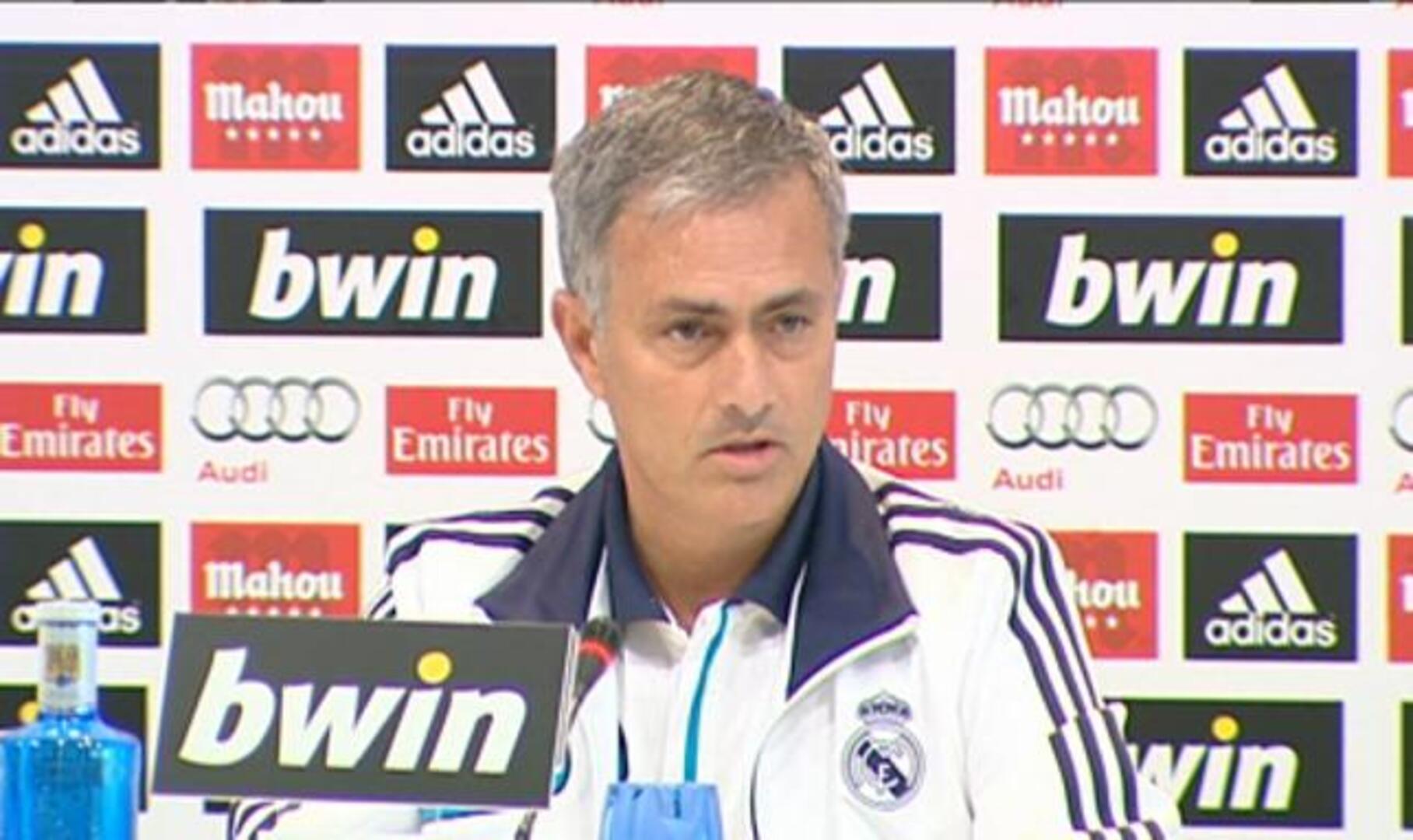 Mourinho: «Mañana de lateral izquierdo juega Higuaín»