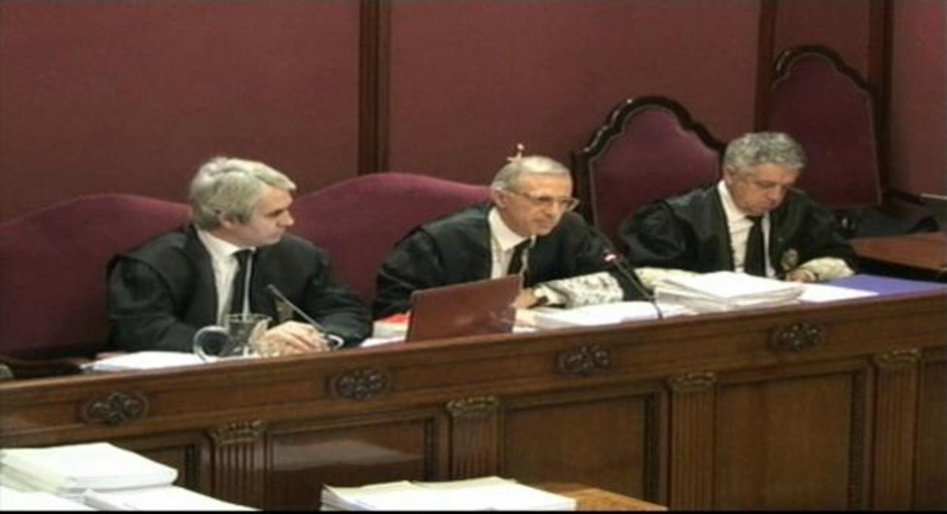 El fiscal retira una de las pruebas al comienzo de la vista de Sortu