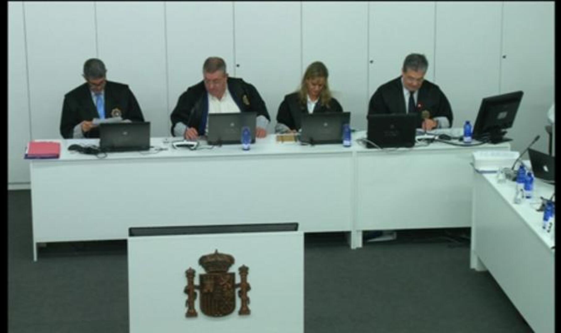 Mangouras pide suspender el juicio del Prestige porque no cree que sea «justo»