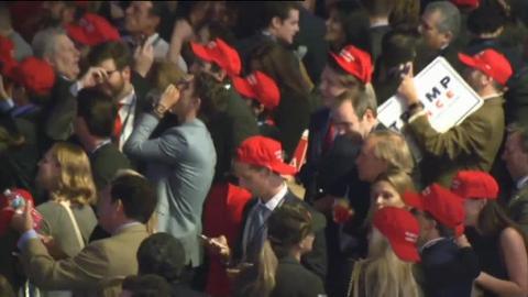 Seguidores del partido republicano celebran la victoria en Florida