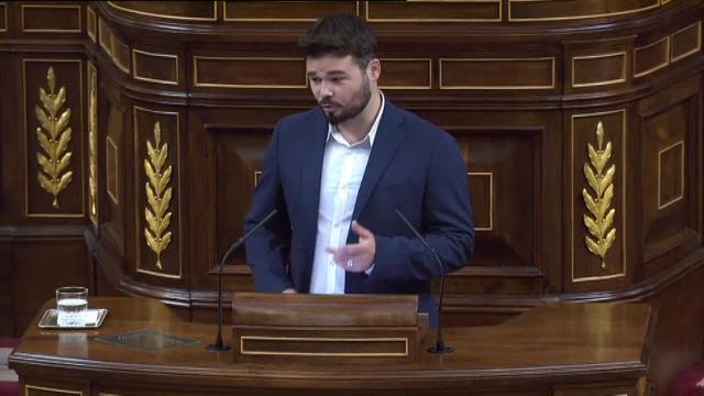 La vicepresidenta del Gobierno, Soraya Sáenz de Santamaría, defendiendo esta mañana los Presupuestos de Presidencia