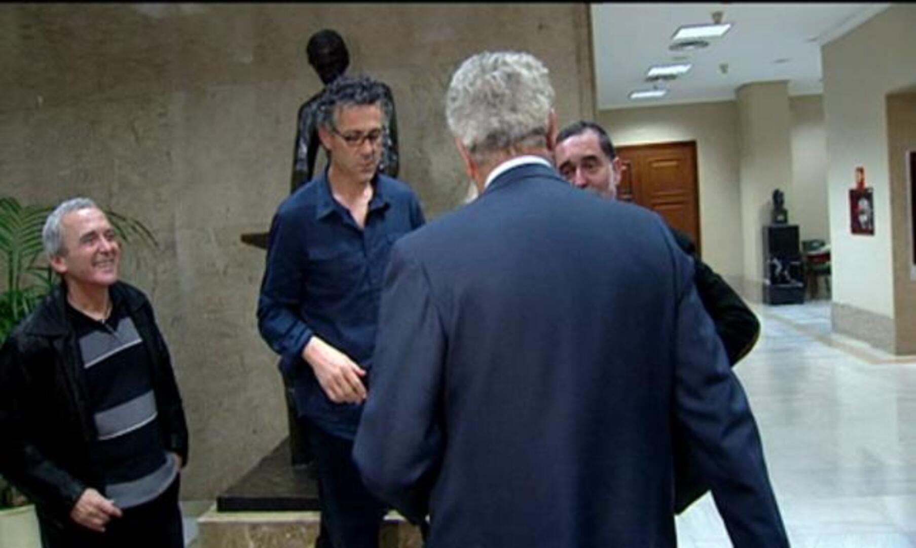 Jesús Posada da la «bienvenida» a los siete diputados de Amaiur en el Congreso