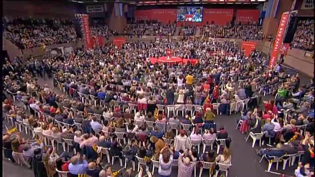 Sánchez se da un baño de masas en Barcelona con el &quot;nunca es nunca&quot; como bandera