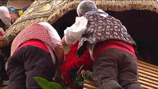 Valencia se emociona en la Ofrenda de flores a la Virgen de los Desamparados