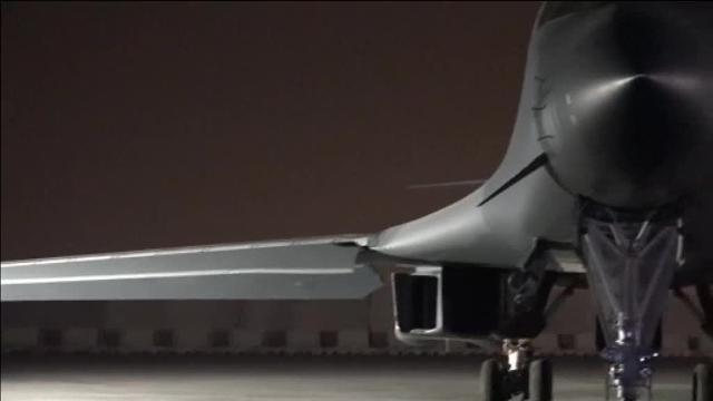 Un submarino de EEUU lanza un misil Tomahawk para atacar Siria