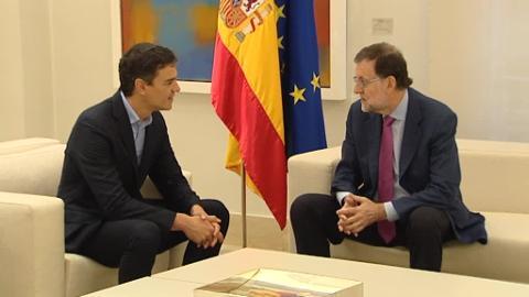 Rajoy y Sánchez, ayer, antes de iniciar su reunión