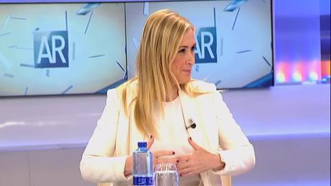 El diputado regional, Ramón Espinar choca con el líder de Podemos, Pablo Iglesias, en el Congreso de los Diputados