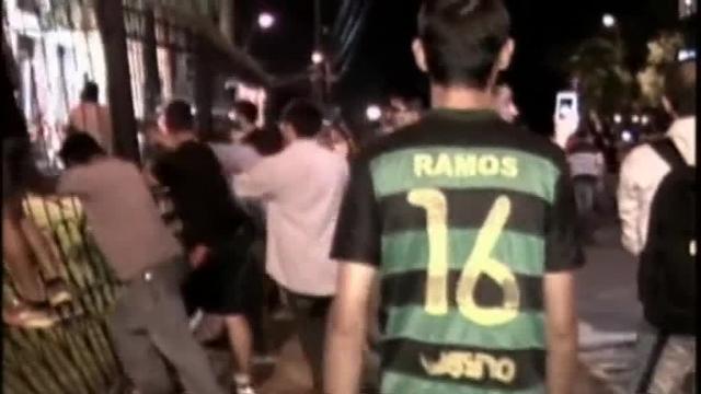 Los manifestantes han entrado en el edificio y prendido fuego a sus inmediaciones