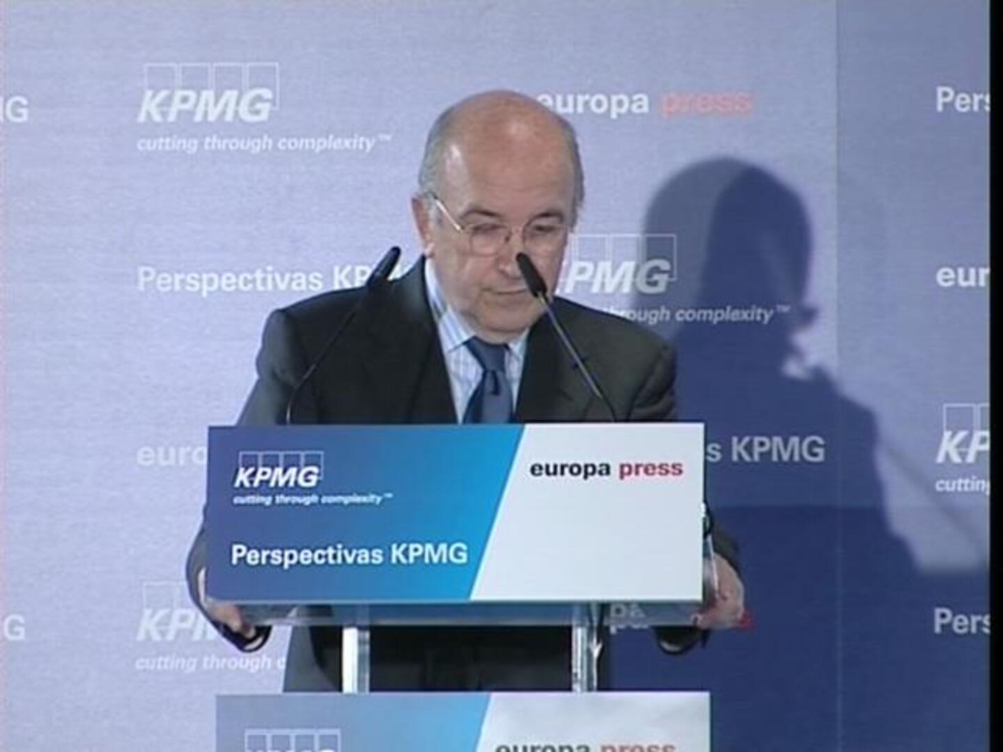 Almunia cree que España hará las reformas y evitará el contagio de Portugal