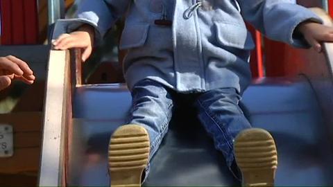 La niña Nadia Nerea junto a sus padres