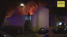 Un muerto y tres heridos muy graves por un incendio en Vallecas