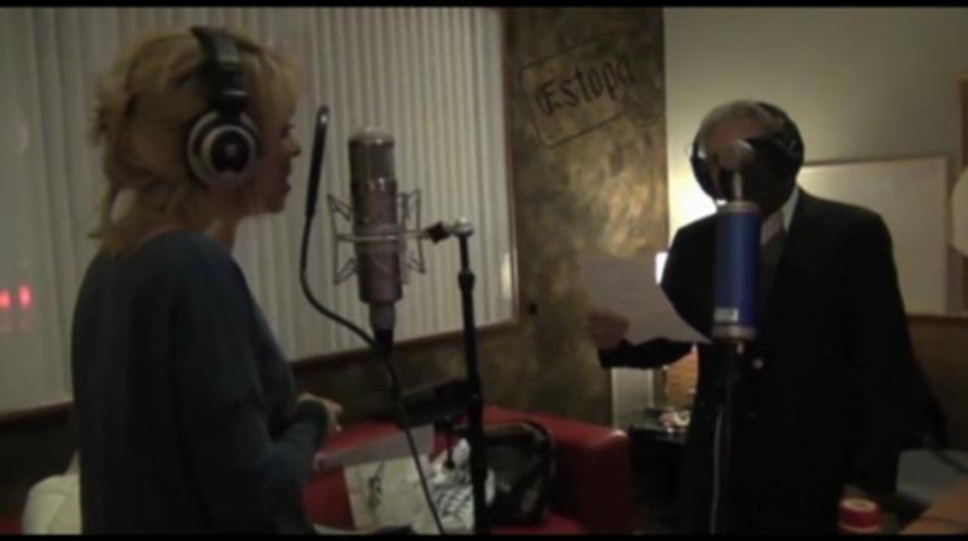 Shakira presume de barriga en Twitter