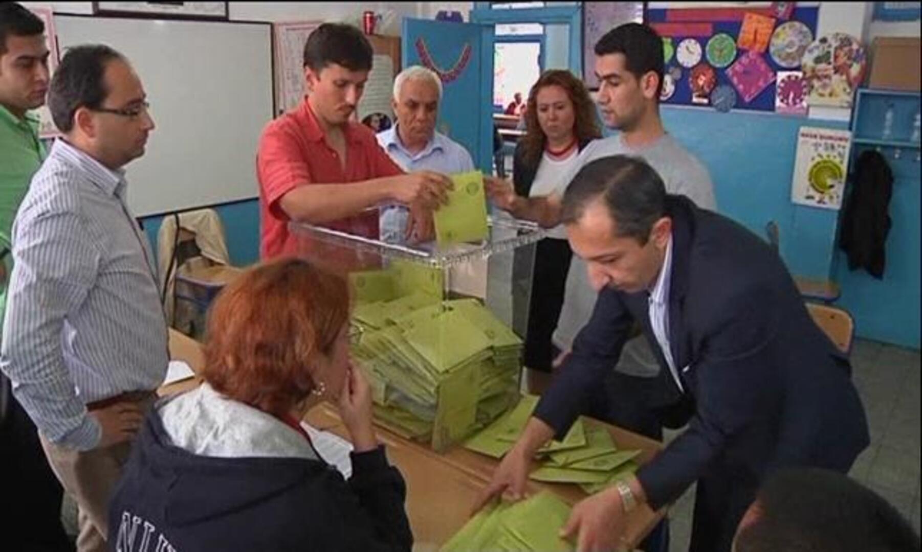 Erdogán renueva su mayoría en Turquía, pero no arrolla