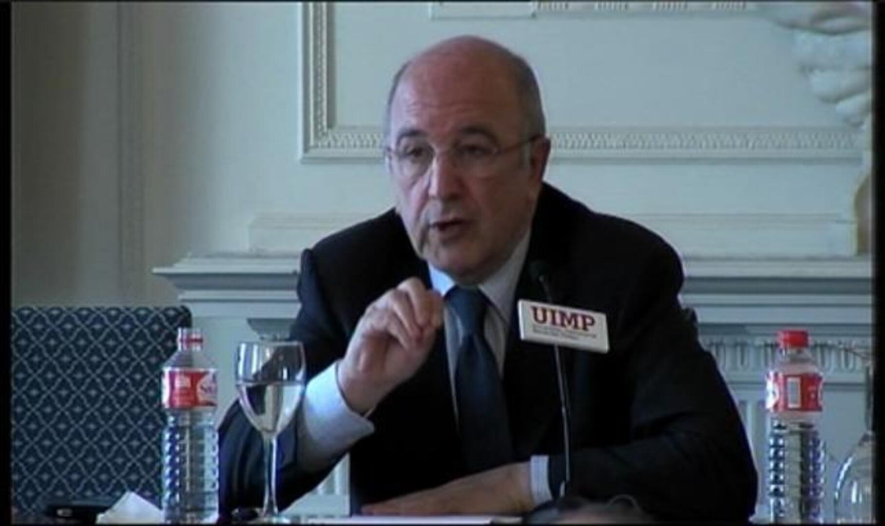 Almunia avisa de que la solución a las preferentes es solo tarea del Gobierno