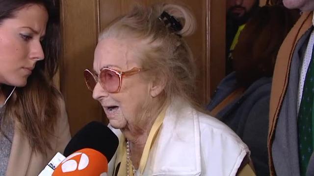 Desahucian a una mujer de 99 años en Pozuelo (Madrid) por un engaño de su nieto