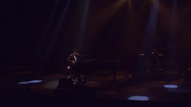 Pablo López emociona en el Teatro Real