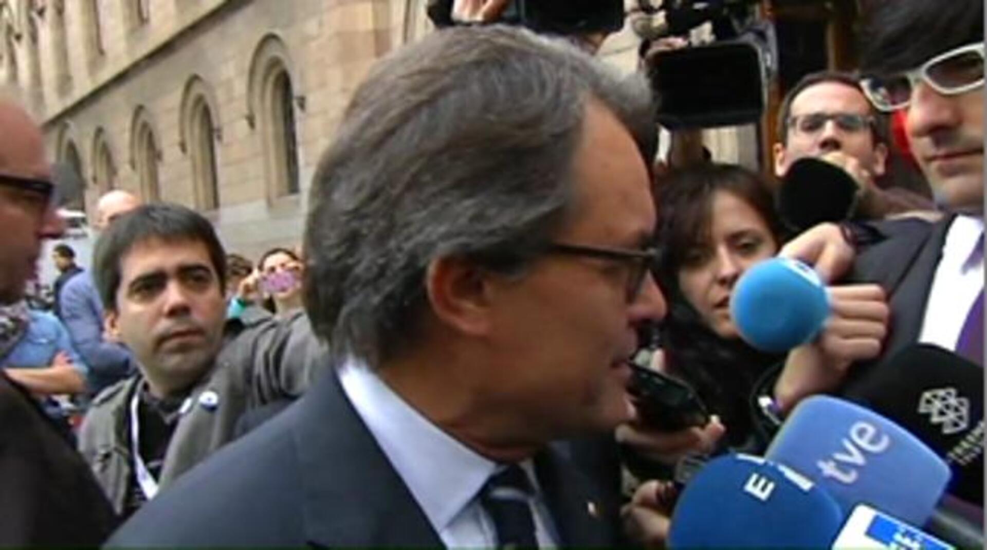 El presidente Artur Mas saluda a los Premios Nobeles de la Paz Frederik De Klerk y Betty Williams