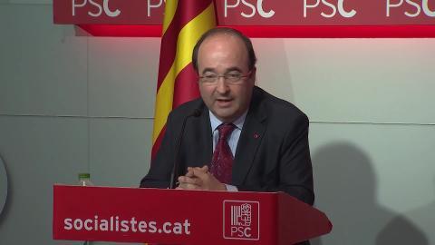 El primer secretario del PSC, Miquel Iceta (izquierda), junto a su rival en las primarias, Núria Parlón